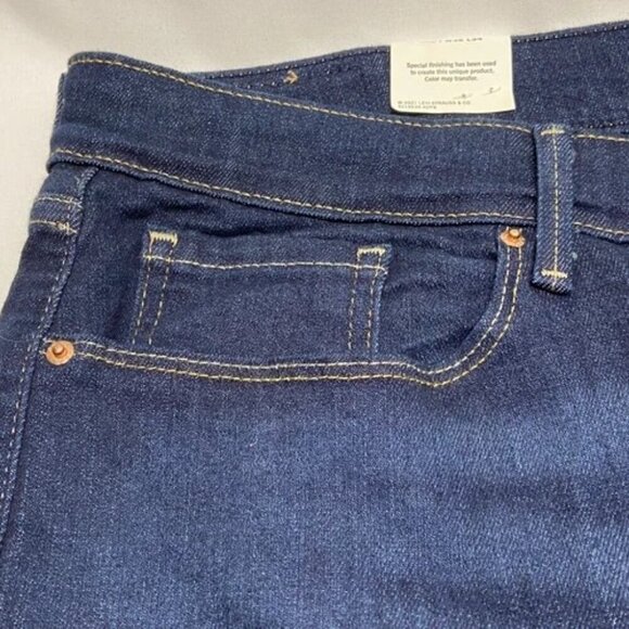 Levi Signature Gold Jeans Women's 26L Dark Denim Mid Rise Bootcut (38x34) NWT - Picture 8 of 12